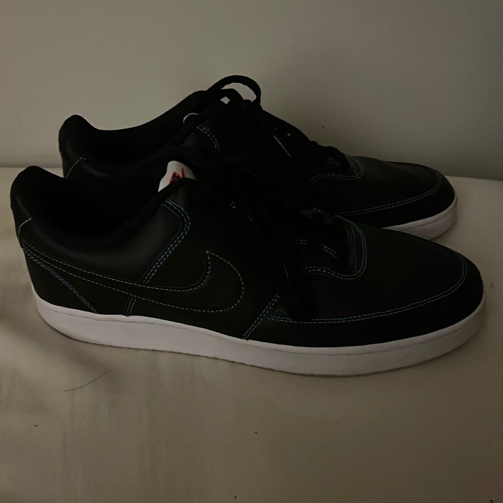 Rare Nike court vision low